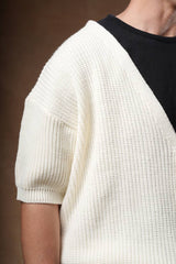 Knit cardigan boxy fit.