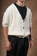 Knit cardigan boxy fit.