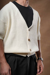 Knit cardigan boxy fit.